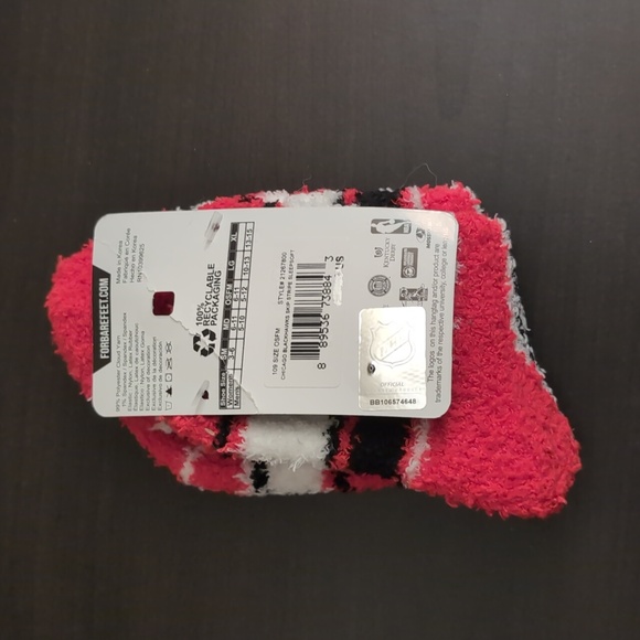 NWT Chicago Blackhawks fuzzy socks - Picture 2 of 3